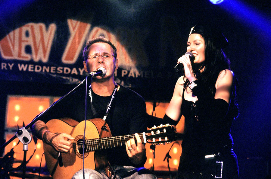 Reinhold Beckmann & Pamela Falcon performing at New York Nights