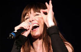 Pamela Falcon performing at the Haiti Spendengala – photo by Ingo Otto