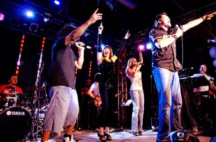 600th New York Nights Show w/ Faiz Mangat, Joe Whitney, Annabel Kay – photo by Manfred Rodewyck