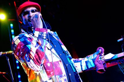 600th Show w/ Kenny King – photo by Manfred Rodewyck