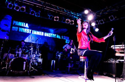 Our Unplugged Session starts at 21Uhr…My favorite time to start the show!