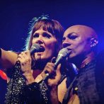 Pamela Falcon und Percival singen im Duett beim Zeltfestival Ruhr den Prince Klassiker Purple Rain – Foto: Ingo Otto / WAZ FotoPool